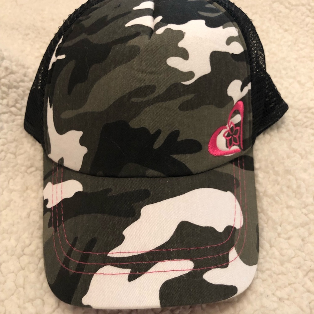 Beth Marie camo hat